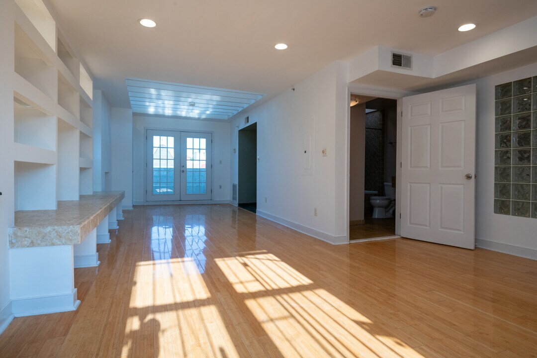 1123 5th St NW in Washington, DC - Building Photo