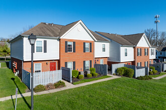 Arbors of Marysville in Marysville, OH - Foto de edificio - Building Photo