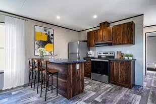 8035 Gardner Road in Tampa, FL - Building Photo