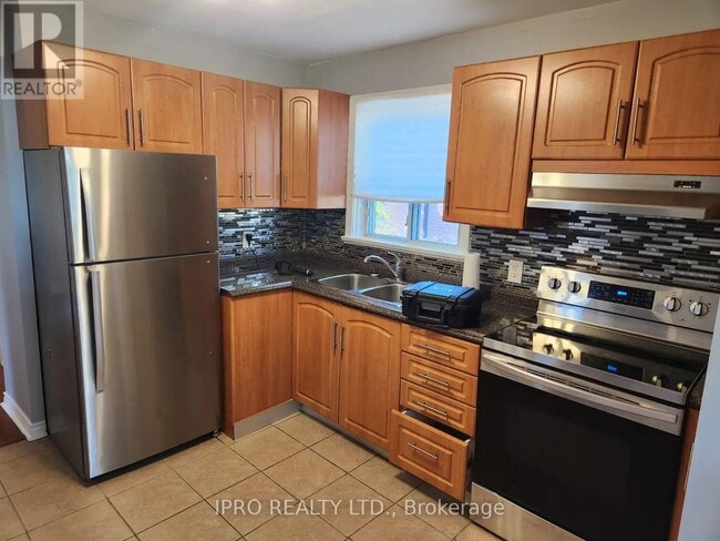 property at 115 Darlingside Dr