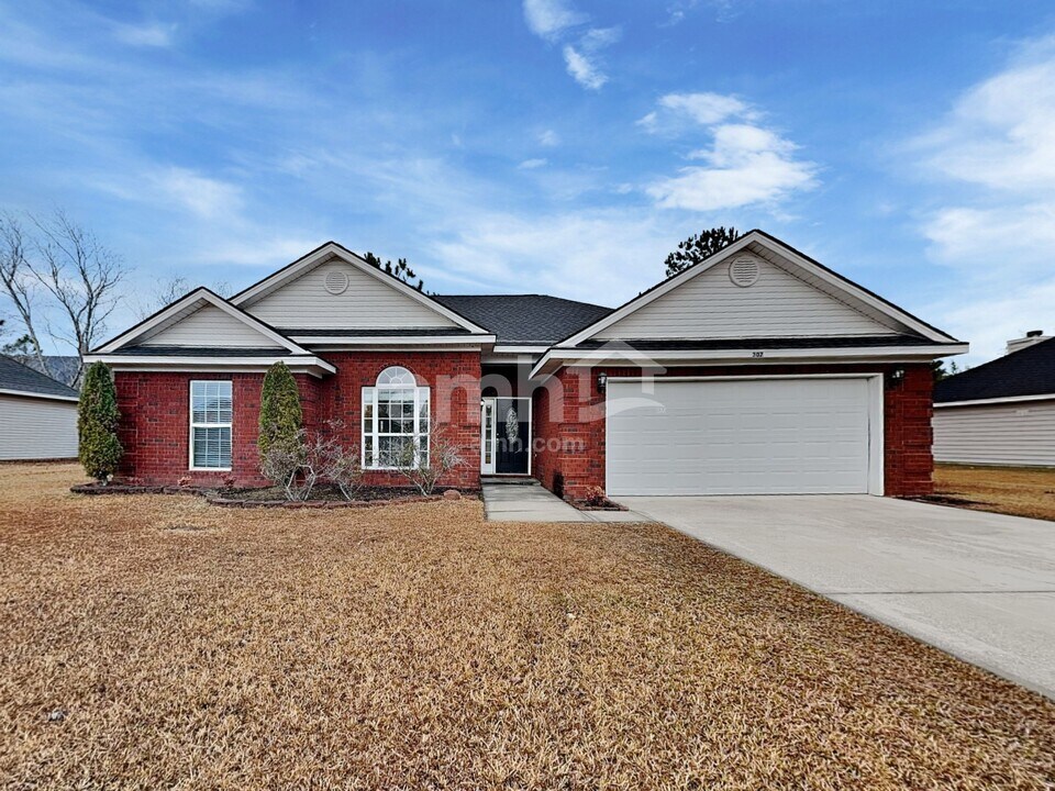 307 Pebble Dr in Rincon, GA - Foto de edificio