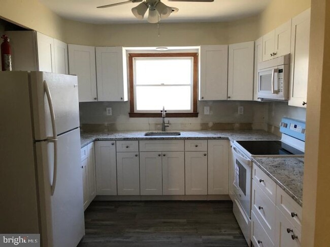 1893 Poplar Ridge Rd in Pasadena, MD - Building Photo - Building Photo