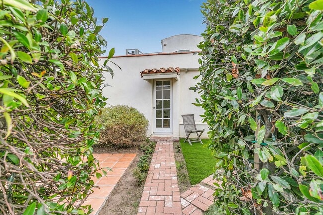 746 Ashland Ave in Santa Monica, CA - Building Photo - Building Photo