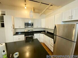 26 Hemenway St, Unit B1 in Boston, MA - Building Photo