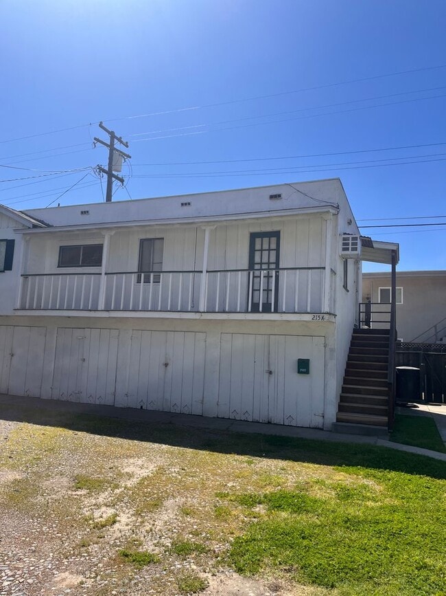 215 Olive Ave in Modesto, CA - Building Photo - Building Photo