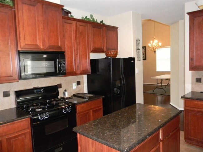 10106 Erin Glen Way in Pearland, TX - Building Photo - Building Photo