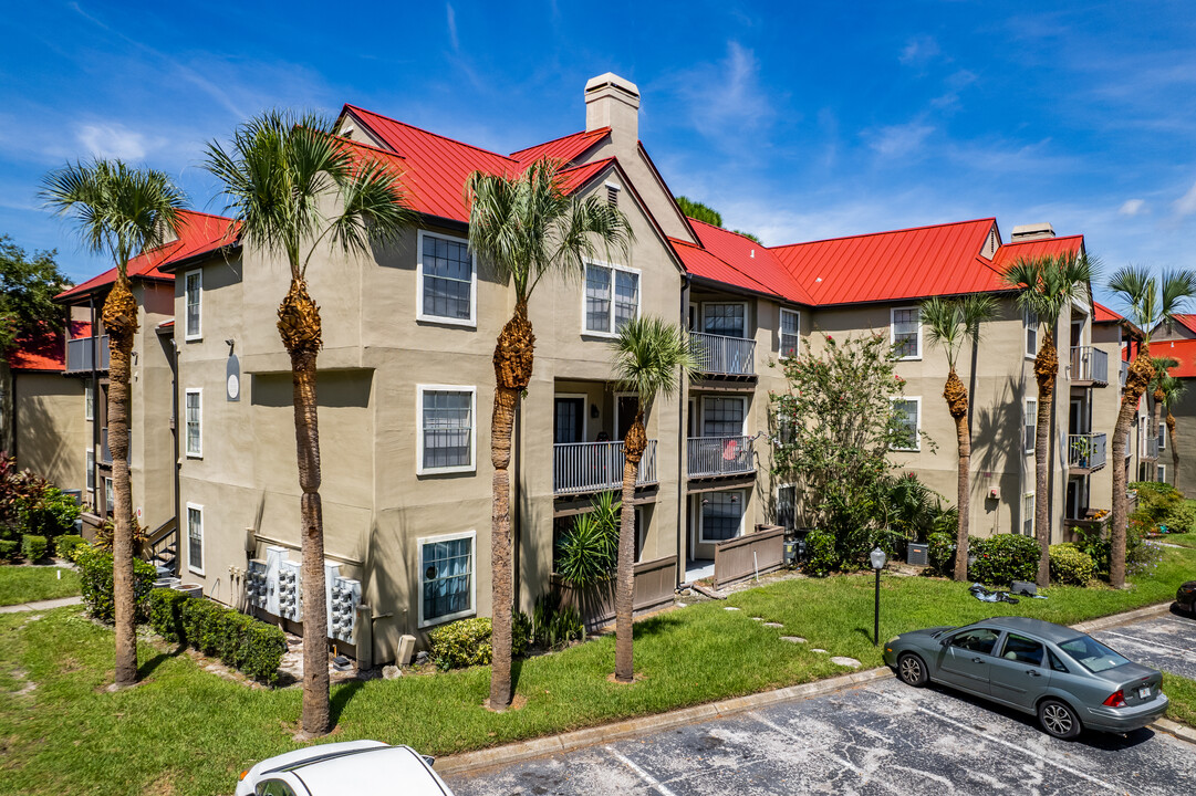 Oasis at Pearl Lake in Altamonte Springs, FL - Building Photo