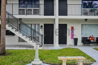 2801 NE 49th St in Fort Lauderdale, FL - Building Photo - Building Photo