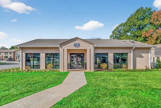 Summit on Central in Charlotte, NC - Foto de edificio - Building Photo