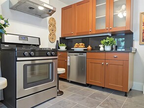 48 Saint Germain St, Unit 3 in Boston, MA - Foto de edificio - Building Photo