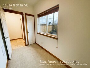 1131 N 94th St in Seattle, WA - Building Photo - Building Photo