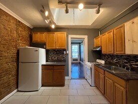 70 Brinkerhoff St, Unit 3 in Jersey City, NJ - Building Photo