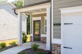 Heritage Pointe in Gainesville, GA - Building Photo - Building Photo