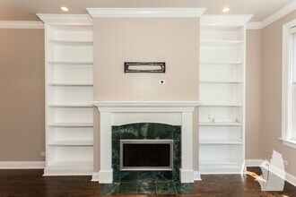 3852 N Southport Ave, Unit 3854-1 in Chicago, IL - Building Photo - Building Photo
