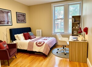 328 St Paul St in Brookline, MA - Building Photo - Building Photo