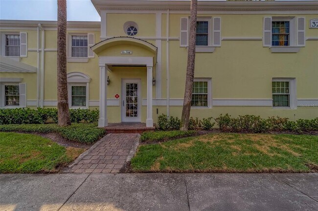 5196 Beach Dr SE in St. Petersburg, FL - Building Photo - Building Photo