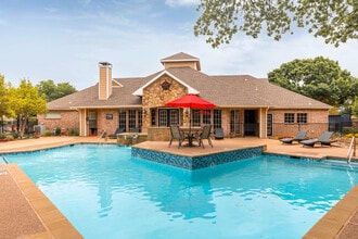 Southgate Glen in Weatherford, TX - Foto de edificio - Building Photo