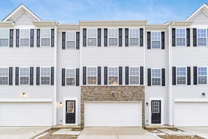 129 Dusky Willow Dr in Reynoldsburg, OH - Foto de edificio