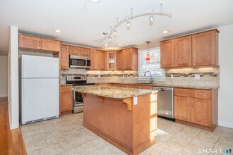 420 S Main St in West Hartford, CT - Building Photo - Building Photo