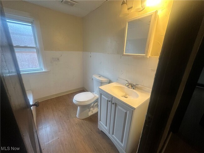 1007 Nathaniel Rd in Cleveland, OH - Building Photo - Building Photo