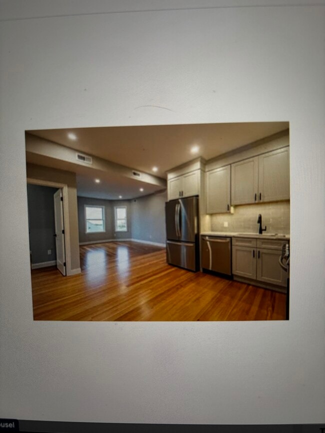 663 Columbia Rd, Unit #1 in Boston, MA - Foto de edificio - Building Photo