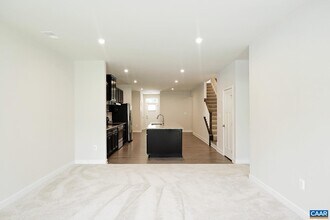 922 Marsac St in Charlottesville, VA - Foto de edificio - Building Photo