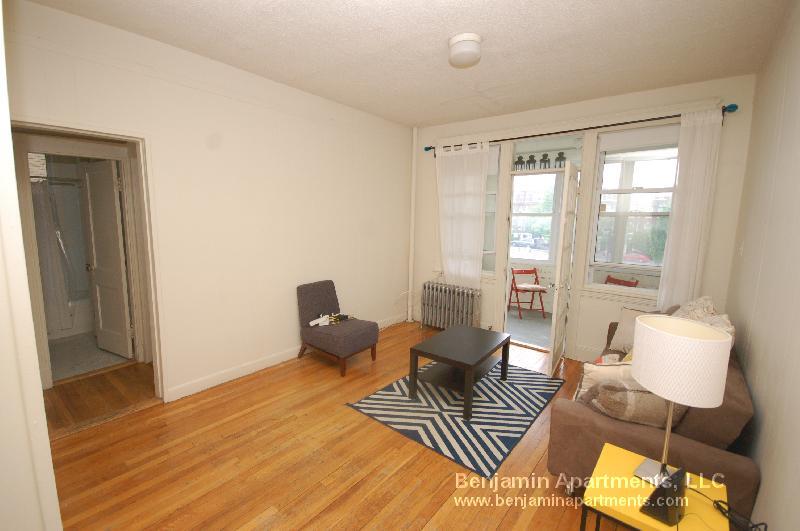 1632 Commonwealth Ave, Unit 5 in Boston, MA - Building Photo