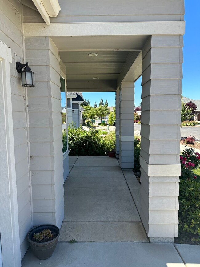 2849 Trimbelle River in Chico, CA - Building Photo - Building Photo