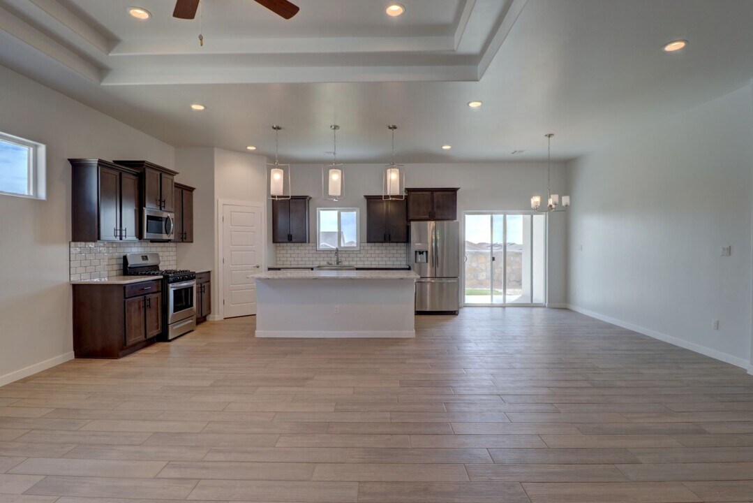 2974 St Charles Ave in Las Cruces, NM - Foto de edificio