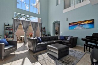 82 Stoney Dr in Palm Beach Gardens, FL - Building Photo - Building Photo