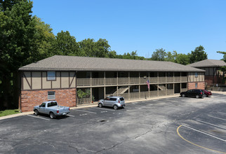 Stadium Apartments in Columbia, MO - Foto de edificio - Building Photo