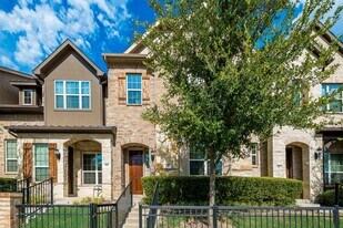 923 Whitehall Dr in Richardson, TX - Building Photo