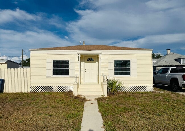 property at 4010 Miramar Way S