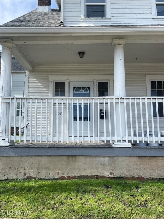709 16th St NW in Canton, OH - Foto de edificio - Building Photo