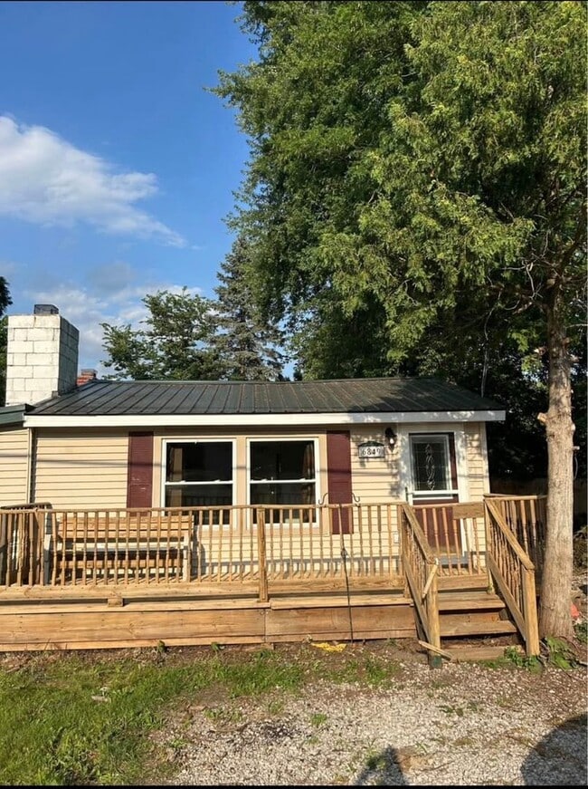 property at 6849 N Aurelius Rd