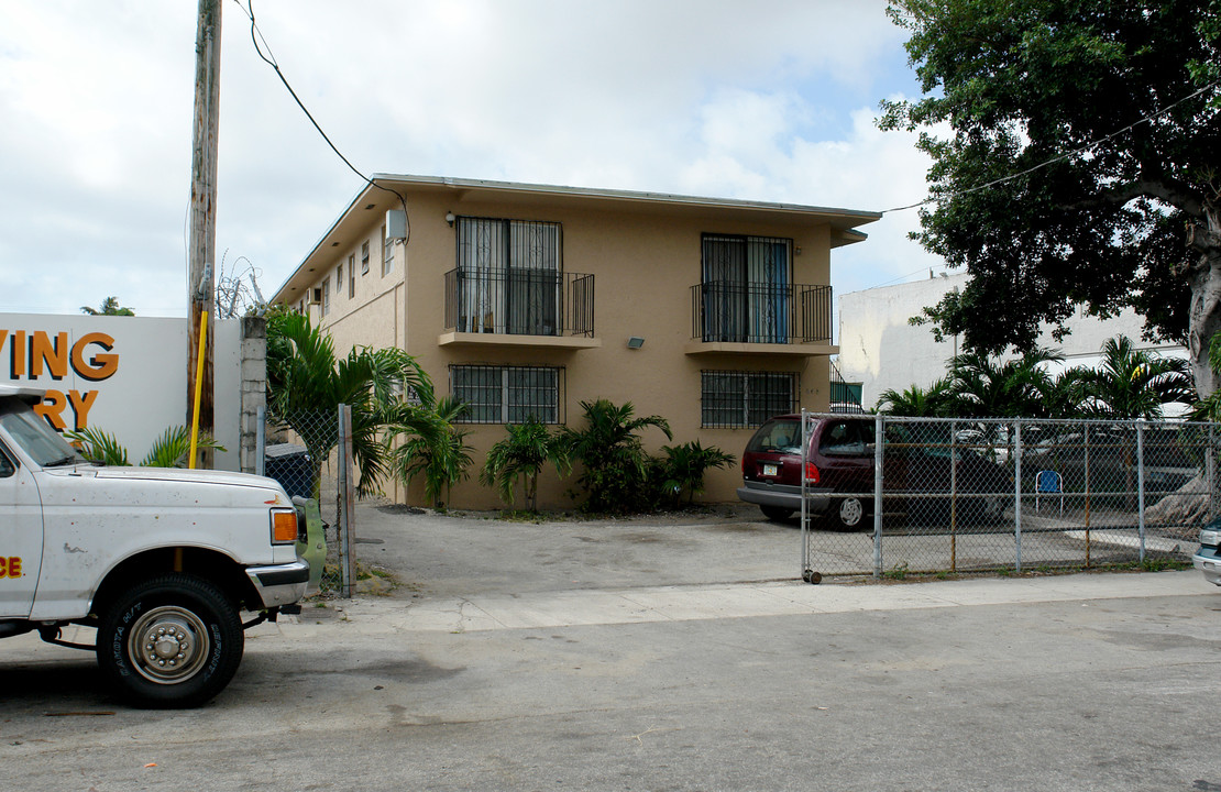 668 NW 31st St in Miami, FL - Building Photo