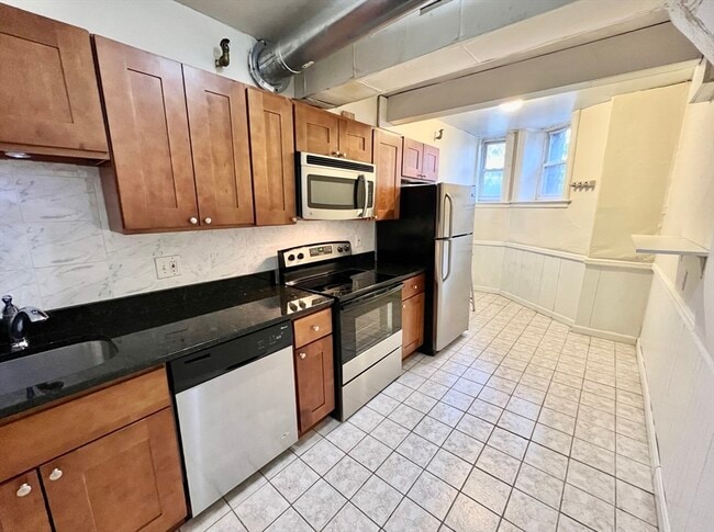 337 Beacon St, Unit 1R