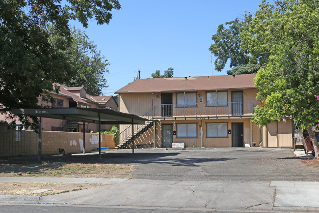 418 S Backer Ave in Fresno, CA - Building Photo - Building Photo