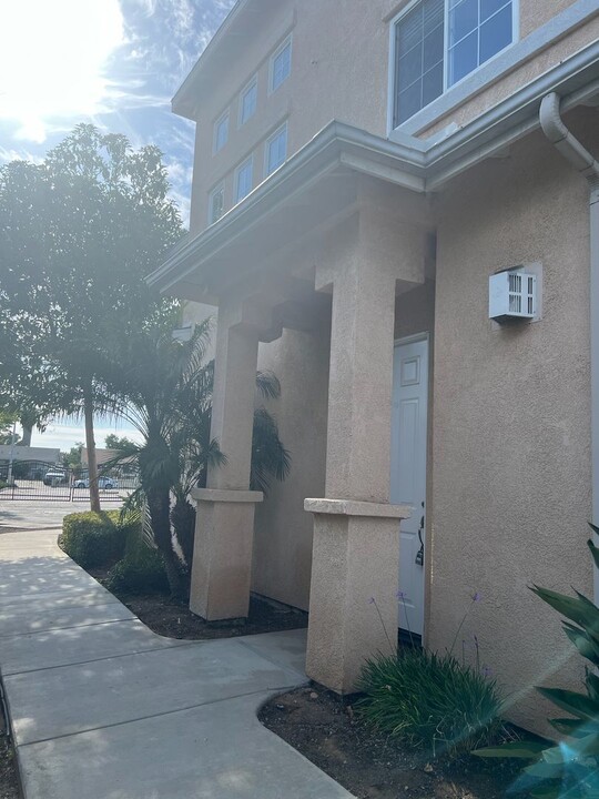1051 Maddie Ln in San Diego, CA - Building Photo