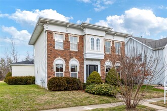 645 Covered Bridge Ln in O'Fallon, MO - Building Photo - Building Photo