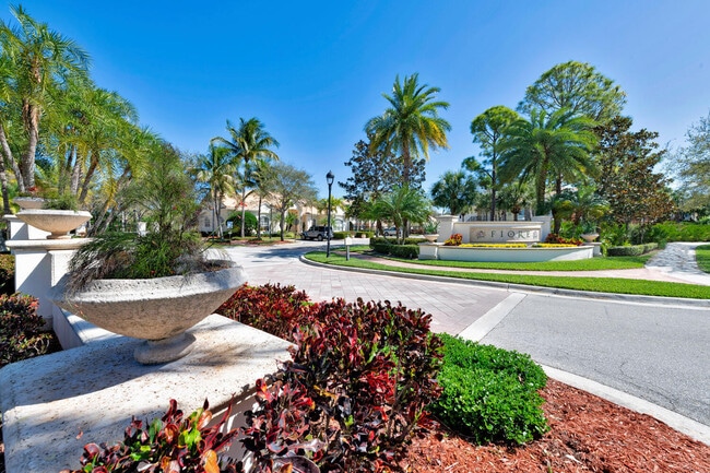 property at 5205 Myrtlewood Cir E