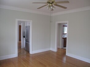 4827 Elm St, Unit 3 in Skokie, IL - Building Photo - Building Photo