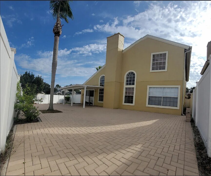 7438 Victoria Cir in Orlando, FL - Building Photo