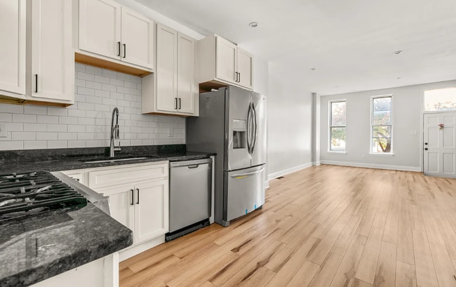 41 N Collington Ave in Baltimore, MD - Building Photo - Building Photo