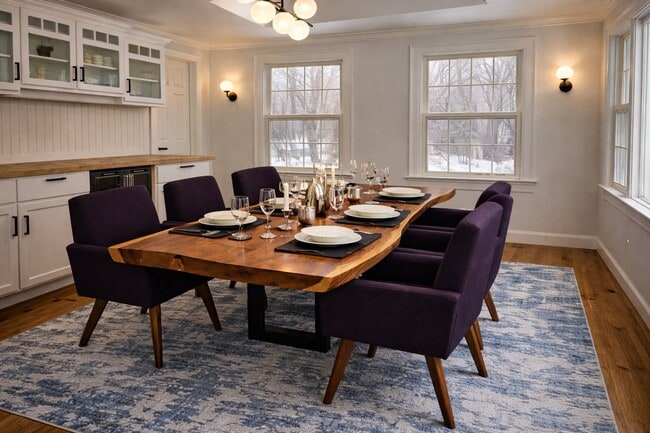 553 W Center St in Southington, CT - Building Photo - Building Photo