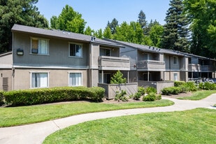 Shasta Terrace in Vacaville, CA - Building Photo