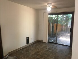 14306 NE 14th Cir in Vancouver, WA - Building Photo