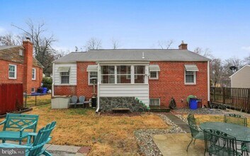 10804 Drumm Ave in Kensington, MD - Building Photo - Building Photo