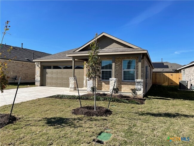 214 Escondido Cir in San Marcos, TX - Building Photo - Building Photo