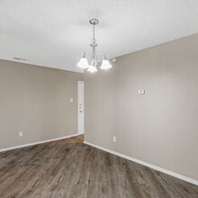 4043 St Christopher Ln in Dallas, TX - Foto de edificio - Building Photo